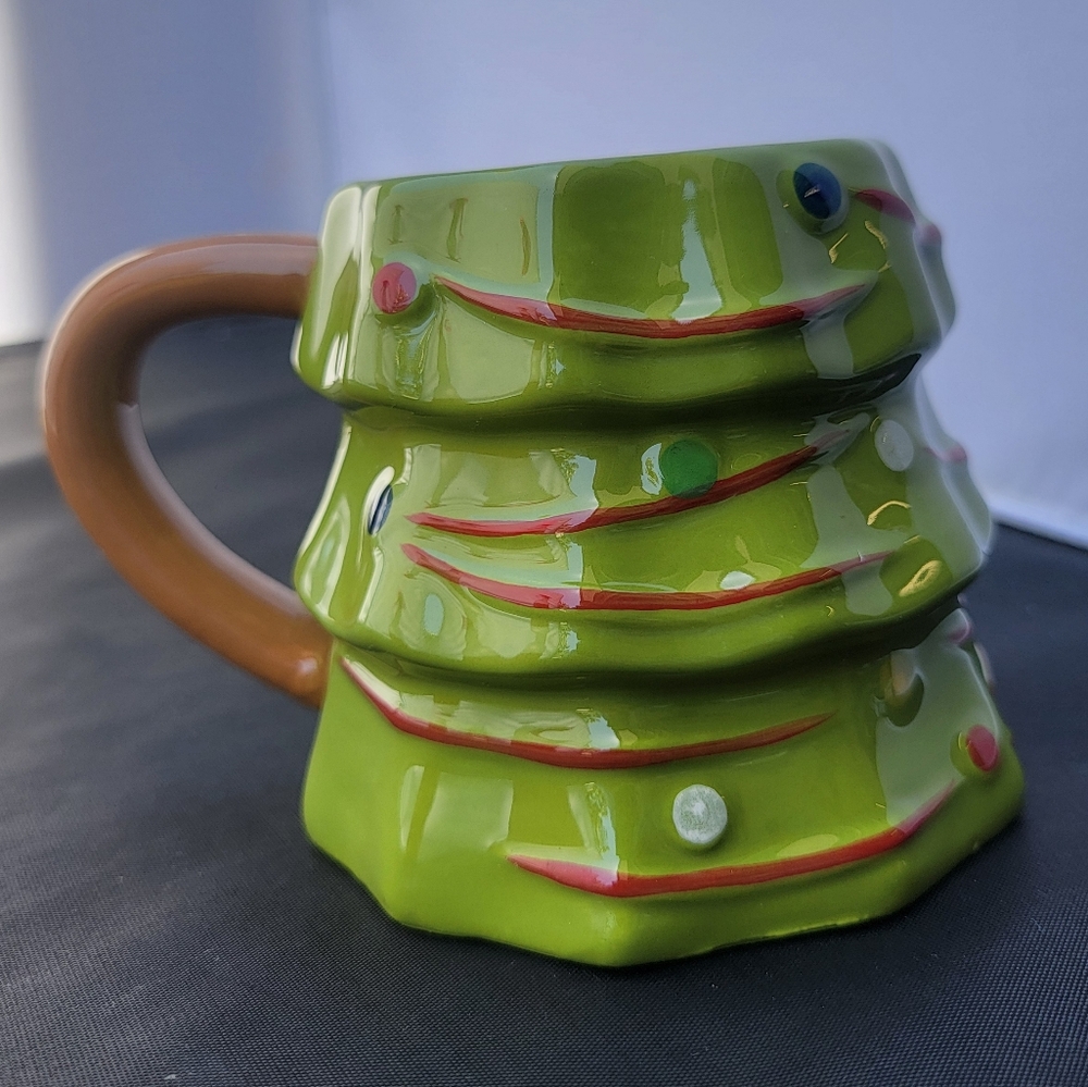 3D Green Christmas Tree Target Threshold Coffee Tea Cocoa Cup 10 Oz Stoneware